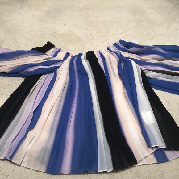 Club Monaco top - Picture 2 of 5